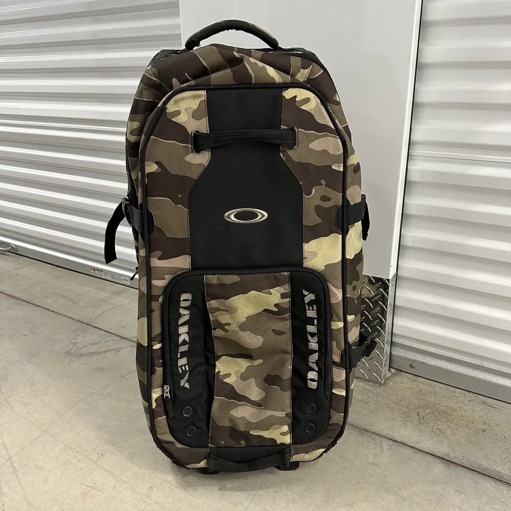 Oakley‎ Travel Suitcase Luggage Large 92L Camo